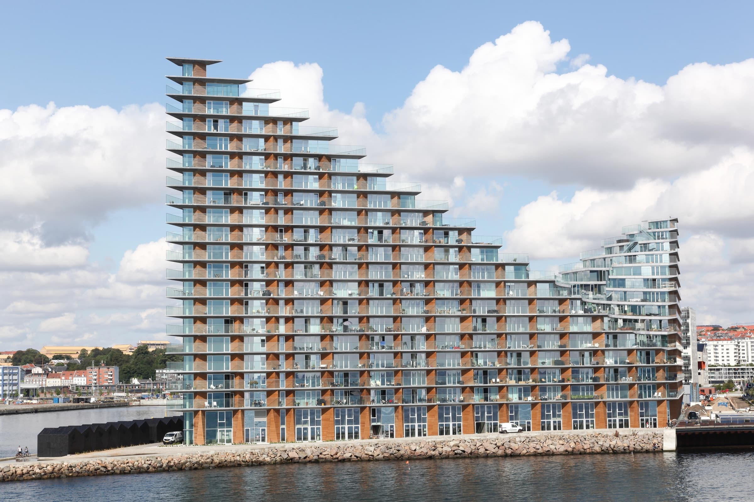 Moderne Wohnarchitektur als Bild für klare Systementscheidungen